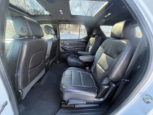 Used 2023 Chevrolet Traverse RS image 10