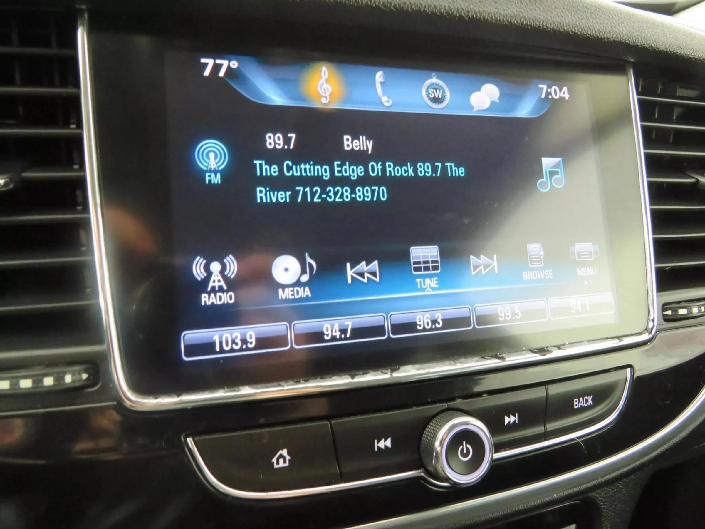 Used 2020 Buick Encore Essence AWD/4WD image 21