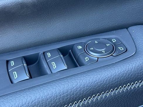 New 2026 GMC Yukon XL Denali w/ Sun & Power Step Package AWD/4WD image 12