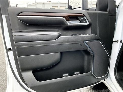 Used 2024 GMC Sierra 2500 SLT image 9