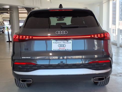 Certified 2025 Audi Q5 Premium w/ Convenience Package AWD/4WD image 5