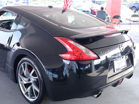 Used 2014 Nissan 370Z Touring w/ Sport Package RWD image 9