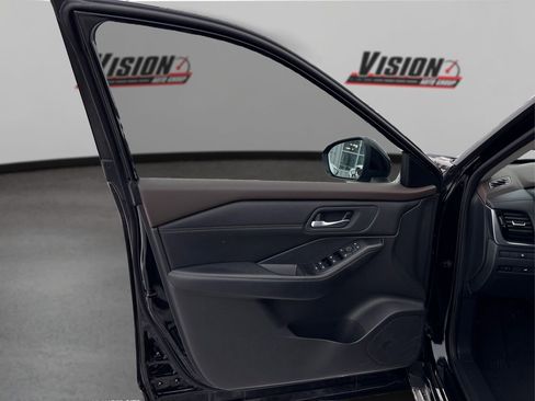 Used 2023 Nissan Rogue SV w/ SV Premium Package image 24