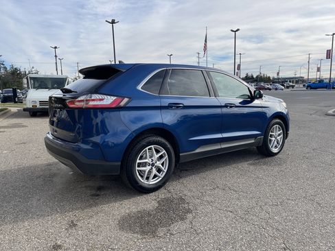 Used 2021 Ford Edge SEL w/ Convenience Package image 3