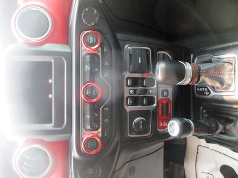 Used 2019 Jeep Wrangler Unlimited Rubicon w/ Safety Group AWD/4WD image 12
