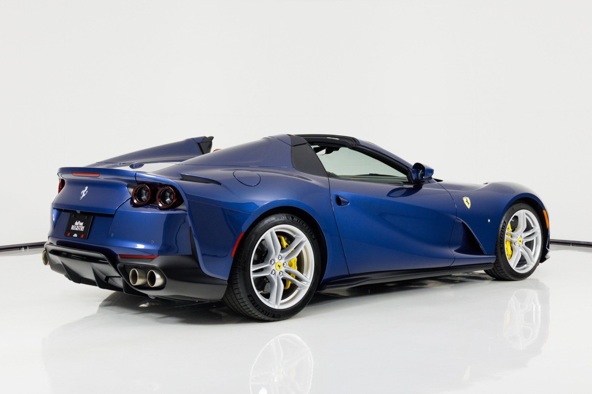 Used 2021 Ferrari 812 GTS RWD image 3