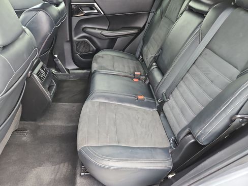 Used 2022 Mitsubishi Outlander SE AWD/4WD image 24