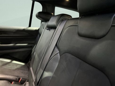 Used 2024 Jeep Grand Cherokee L Laredo image 15