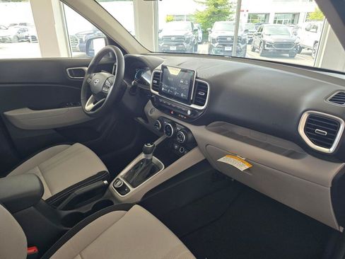 New 2026 Hyundai Venue SEL FWD image 41
