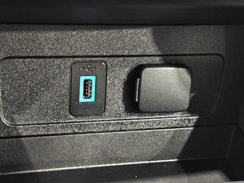 Used 2017 Ford Escape Titanium image 44