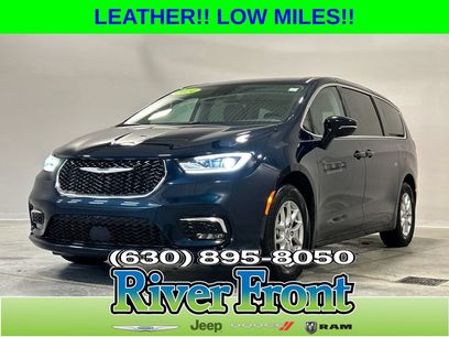 Used 2024 Chrysler Pacifica Touring-L