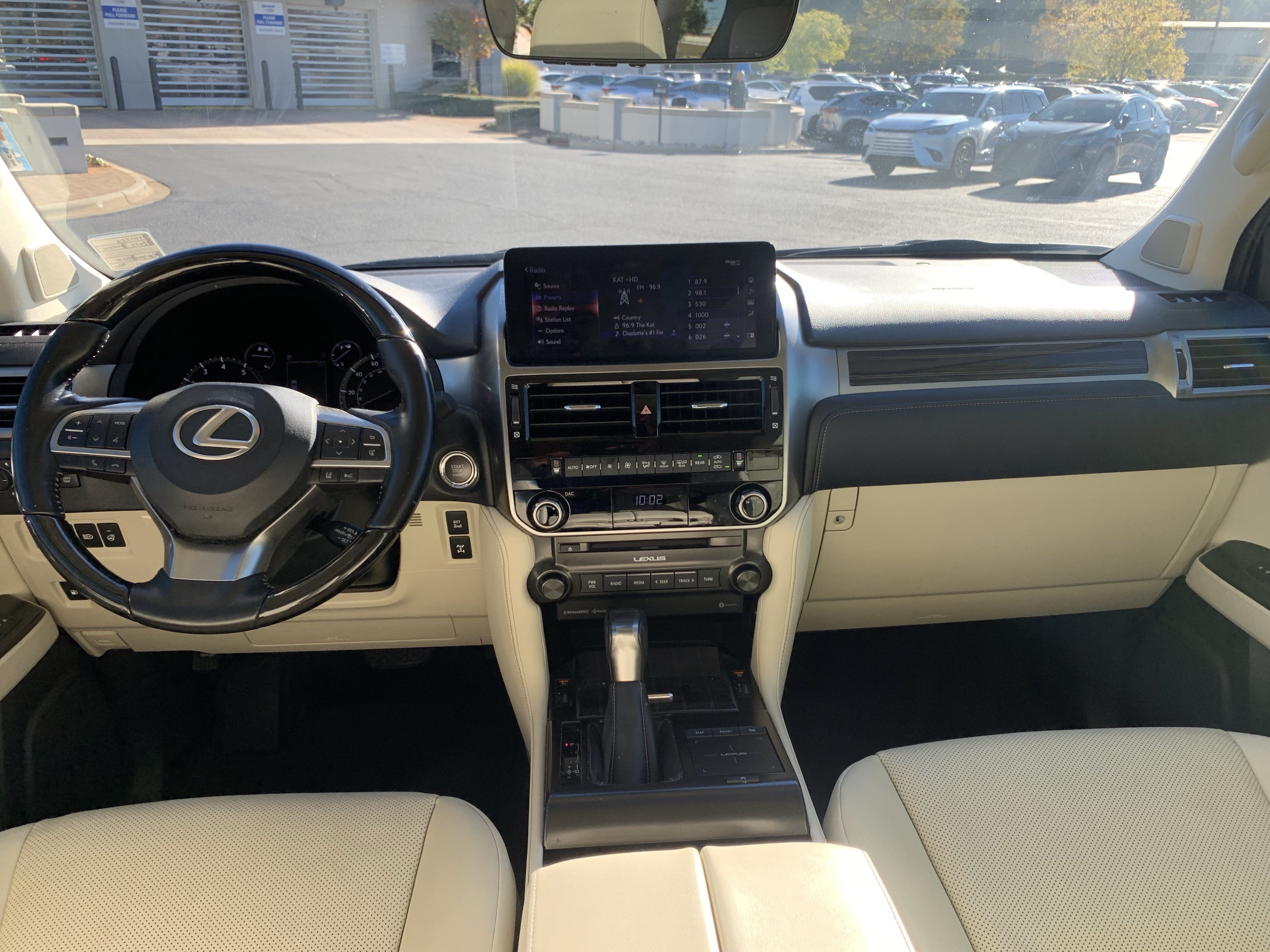 Used 2022 Lexus GX 460 Premium w/ Premium Package AWD/4WD image 30