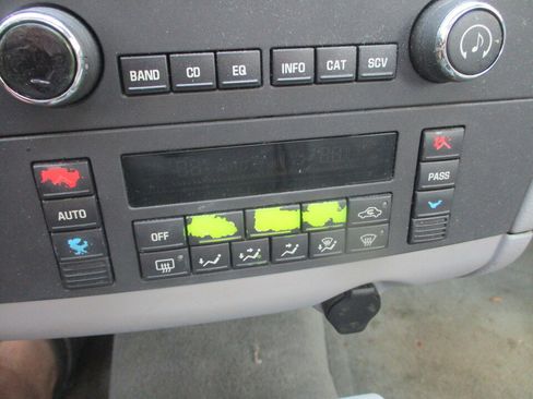 Used 2005 Buick LaCrosse CXL FWD image 31