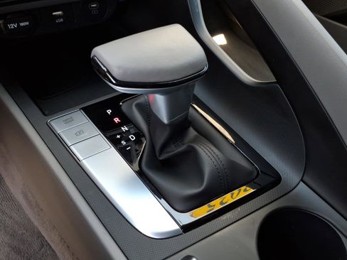 Certified 2025 Hyundai Elantra Sport FWD image 23
