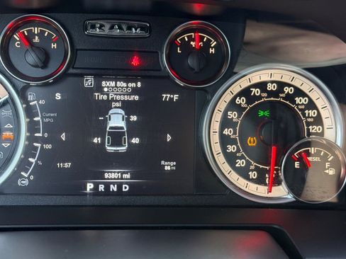 Used 2018 RAM 1500 Laramie w/ Convenience Group AWD/4WD image 24