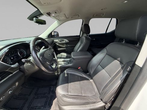 Used 2020 Chevrolet Traverse RS w/ LPO, Floor Liner Package FWD image 11