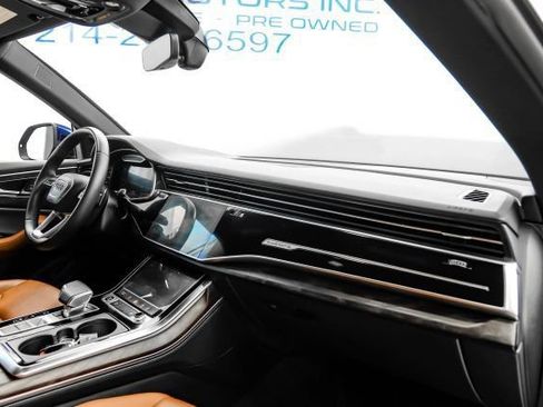 Used 2022 Audi Q8 Premium Plus w/ Premium Plus Package AWD/4WD image 17