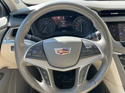Used 2020 Cadillac XT5 Premium Luxury AWD/4WD image 20