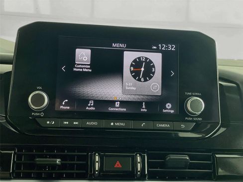 Used 2025 Nissan Pathfinder SV AWD/4WD image 17