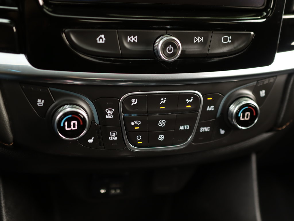Used 2020 Chevrolet Traverse Premier w/ Redline Edition FWD image 17