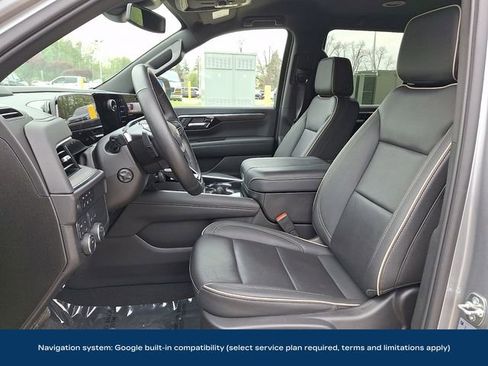 Used 2025 Chevrolet Tahoe Premier AWD/4WD image 2
