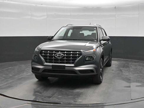 New 2026 Hyundai Venue SEL FWD image 3