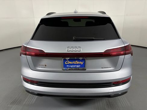 Used 2022 Audi e-tron Premium AWD/4WD image 7