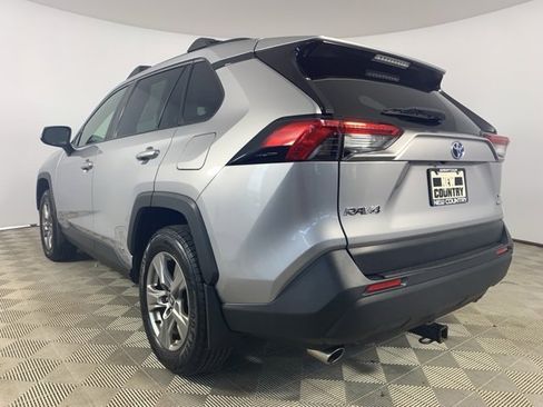 Used 2022 Toyota RAV4 XLE image 5