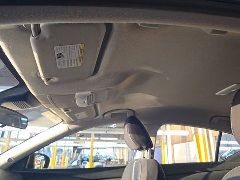Used 2024 Nissan Sentra SV FWD image 9