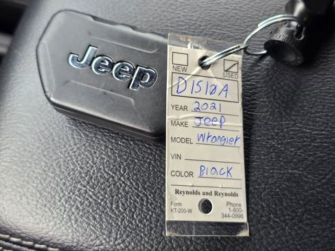 Used 2021 Jeep Wrangler Unlimited Sahara w/ Cold Weather Group AWD/4WD image 35