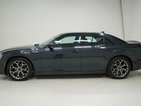 Used 2018 Chrysler 300 S w/ 300S Premium Group image 7