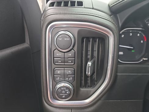 Used 2022 GMC Sierra 2500 SLT w/ SLT Premium Package AWD/4WD image 24