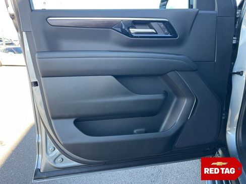New 2026 Chevrolet Tahoe LS image 6