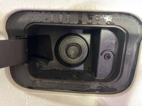 Used 2022 Jeep Grand Cherokee Summit w/ Luxury Tech Group V image 16