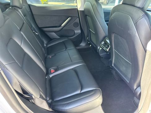 Used 2021 Tesla Model Y Long Range image 20