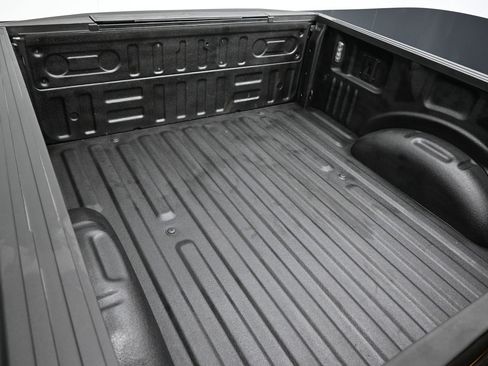 Used 2019 Ford F150 XLT w/ Equipment Group 302A Luxury AWD/4WD image 43