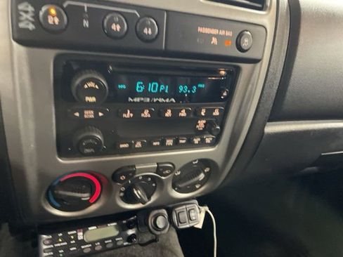 Used 2011 Chevrolet Colorado LT image 6