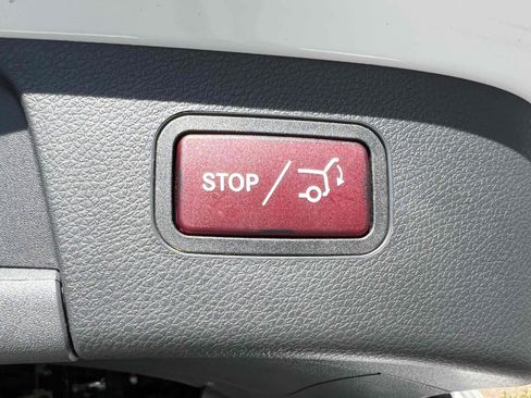 Used 2020 Mercedes-Benz GLA 250 SUV - SMARTPHONE INTEGRATION - image 11