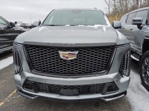 Used 2025 Cadillac Escalade V image 2
