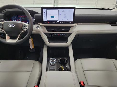 New 2026 Ford Explorer Active w/ Active Comfort Package image 15