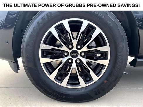 Used 2025 Ford Expedition Platinum AWD/4WD image 11