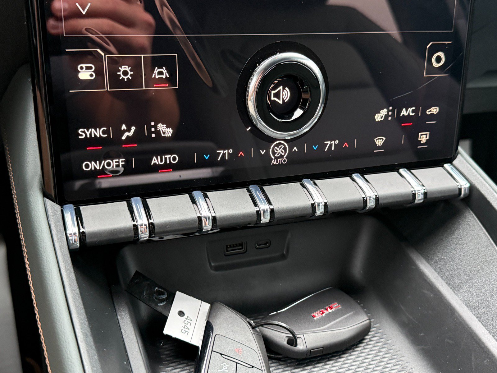 New 2027 GMC Terrain AT4 AWD/4WD image 33