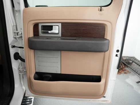 Used 2014 Ford F150 Lariat w/ Lariat Chrome Package image 36