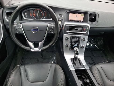Used 2018 Volvo V60 T5 Dynamic w/ Vision Package AWD/4WD image 11