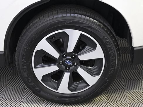 Used 2018 Subaru Forester 2.5i Premium AWD/4WD image 16