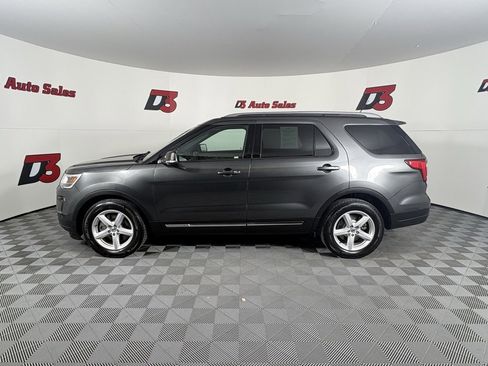 Used 2019 Ford Explorer XLT w/ Equipment Group 201A image 3