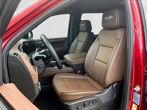 Used 2025 Chevrolet Tahoe High Country RWD image 26