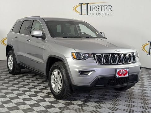 Used 2020 Jeep Grand Cherokee Laredo RWD image 2