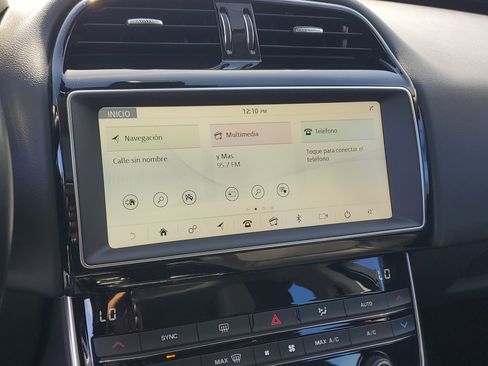 Used 2019 Jaguar XE Premium image 22