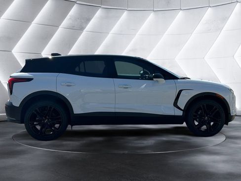 New 2026 Chevrolet Blazer EV LT w/ LPO, Blackout Package FWD image 6